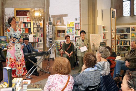 Impressionen der Vernissage von Barbara Weiland am 23.04.2023