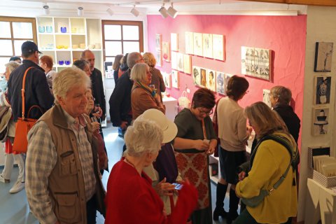 Impressionen der Vernissage von Barbara Weiland am 23.04.2023