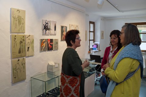 Impressionen der Vernissage von Barbara Weiland am 23.04.2023