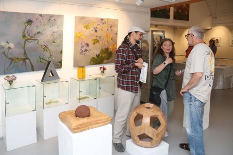 Impressionen der Vernissage von Jürgen Elwert am 30. Mai 2025