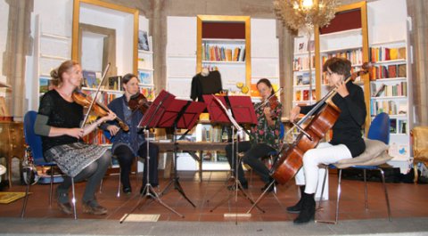 Impressionen der Vernissage von Roswitha Zimmerle am 28.06.2013 Impressionen der Vernissage von Roswitha Zimmerle am 28.06.2013